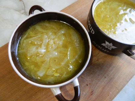кастрюльки с луковым супом