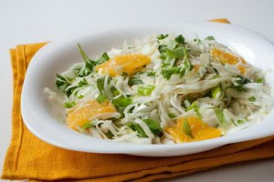 Вкусный салат из капусты и апельсинов
