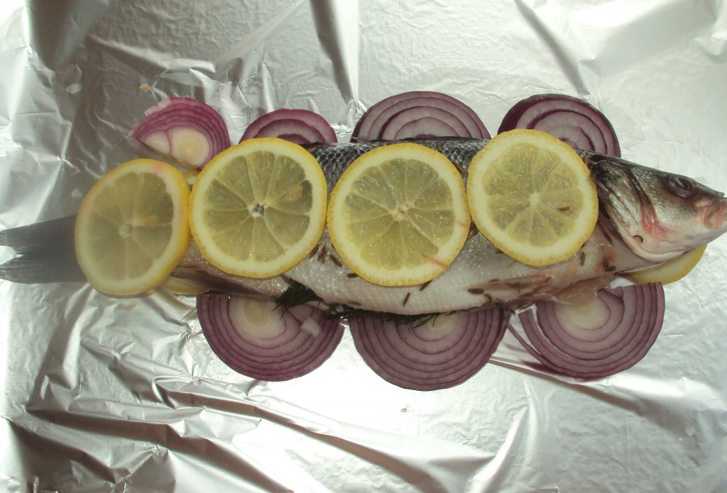 сибас с лимонами