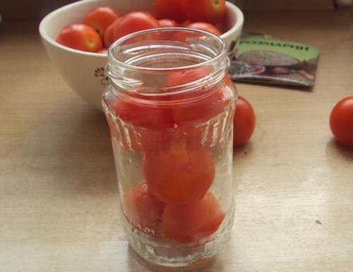 заготовка на зиму помидоров черри в уксусе
